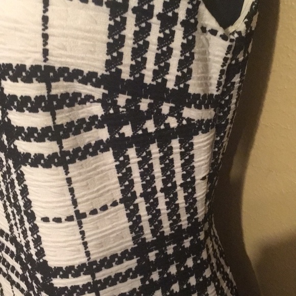 Dress - Picture 3 of 6